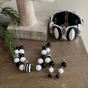Black and White Beaded Jewelry Set
